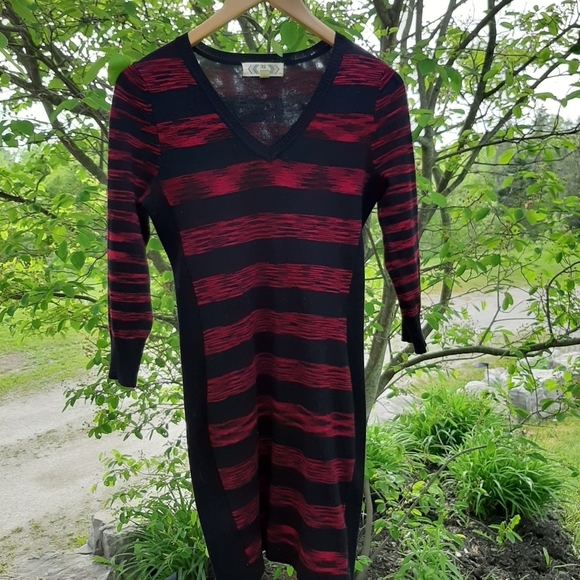 🌷Body hugging lightweight sweater type dress - Picture 2 of 4